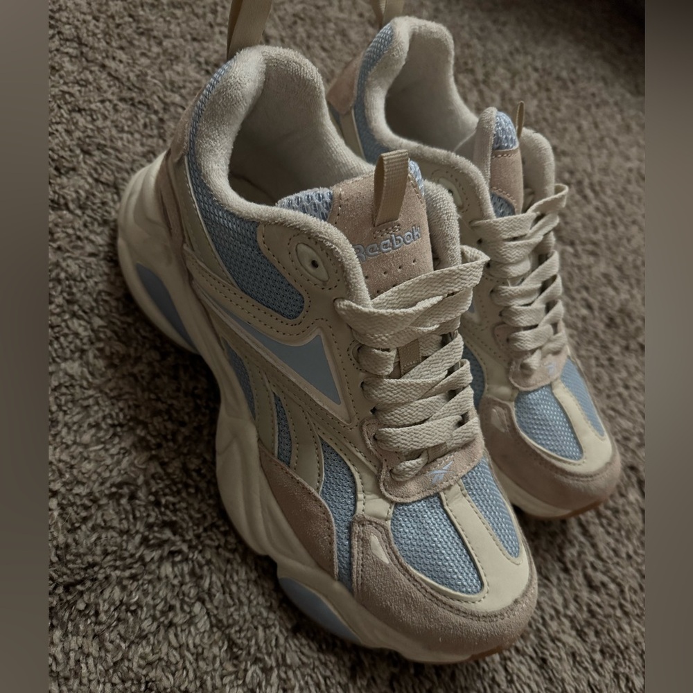 Reebok Women's Sneakers in Blue and Cream
